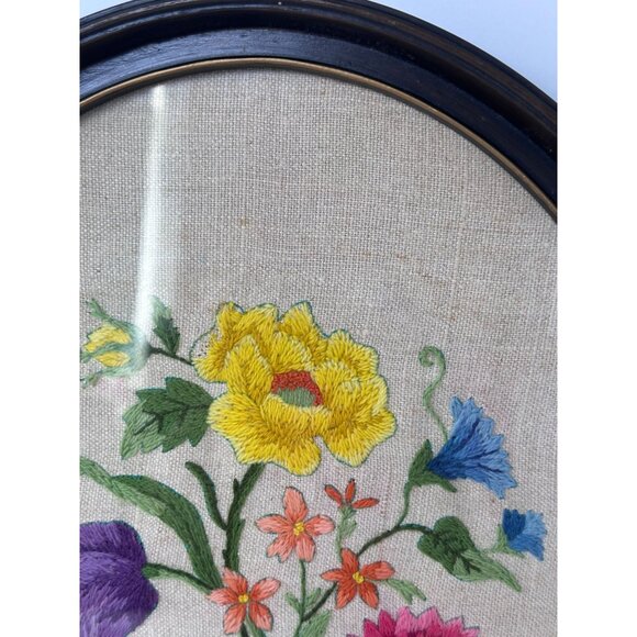MCM Botanical Embroidery Oval Frame Crewel Floral Wall Art Needlepoint Vtg - Picture 5 of 11